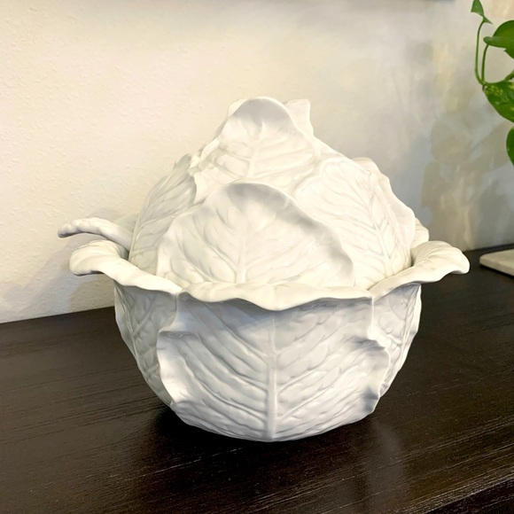 Fitz and Floyd Other - FITZ And FLOYD VINTAGE WHITE CABBAGE LEAF LETTUCE SOUP TUREEN